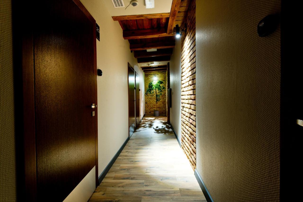 Apartsuites I Sorau Żary Dış mekan fotoğraf A corridor in a ryokan
