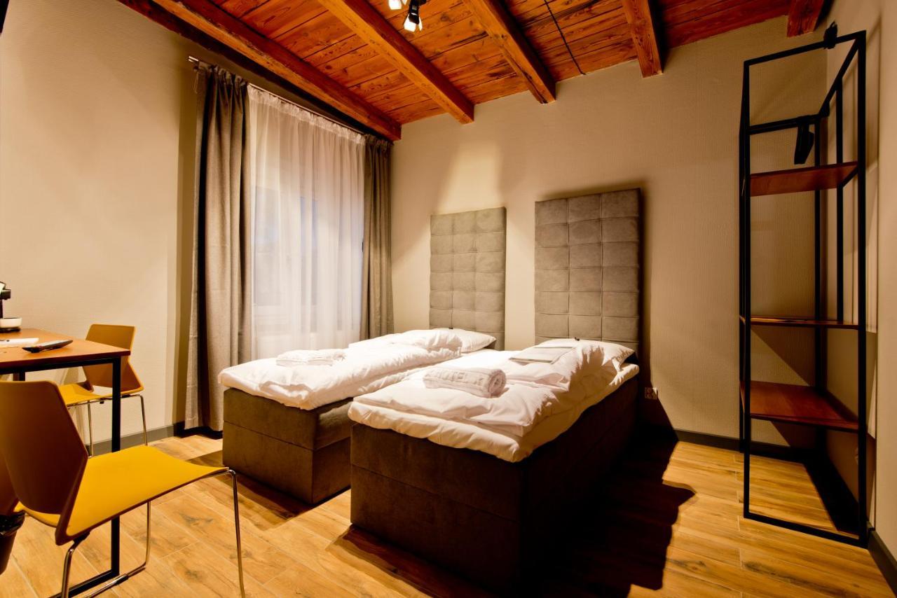 Apartsuites I Sorau Żary Dış mekan fotoğraf A room at the hotel