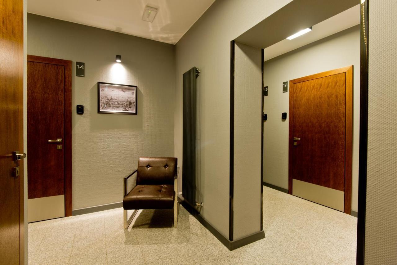 Apartsuites I Sorau Żary Dış mekan fotoğraf A typical corridor